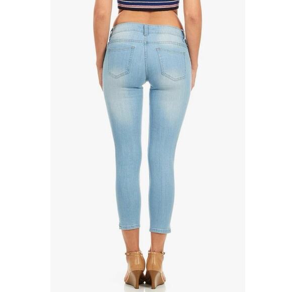 Cover Girl Light Wash Distressed Skinny Jeans Women’s Size 9/10 Ripped Denim - Picture 6 of 7